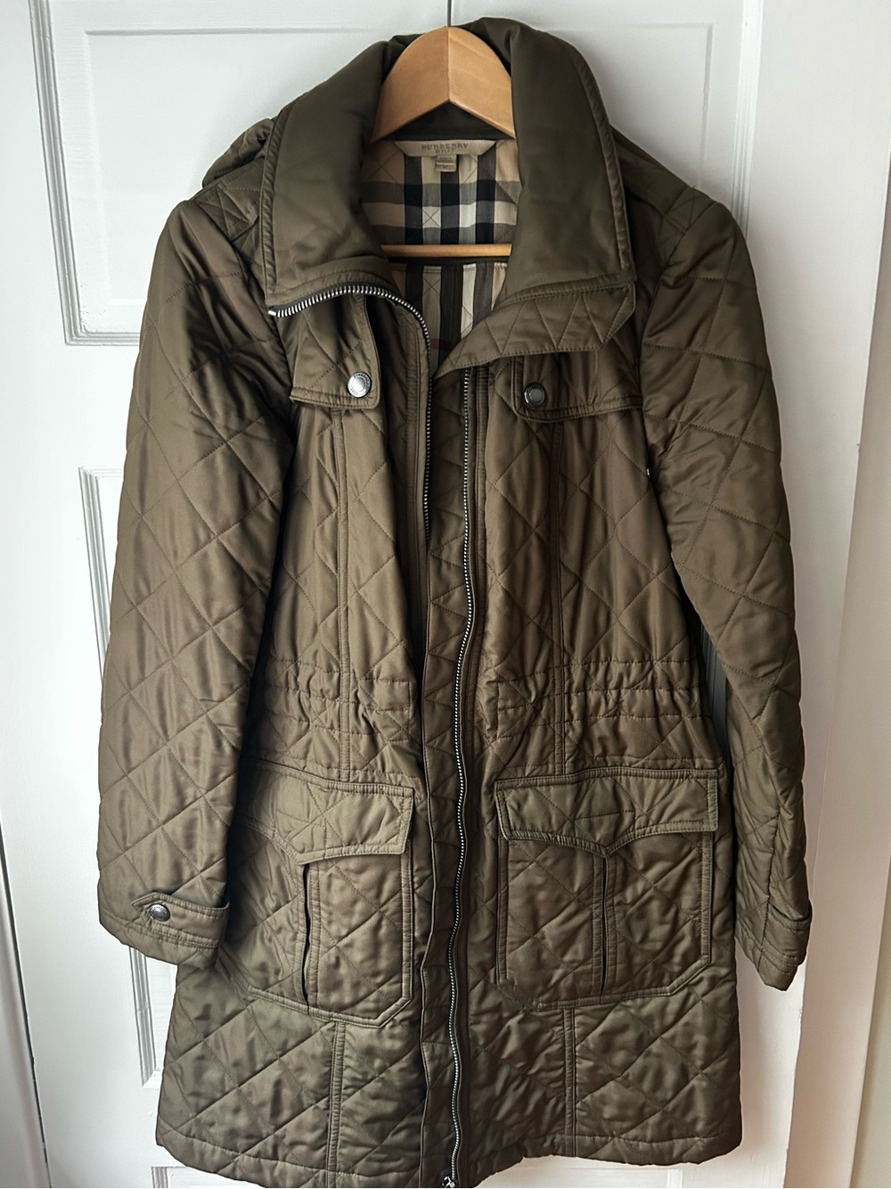 Authentic Circa 2009 BURBERRY Brit
Quilted Utility Coat- Olive Medium